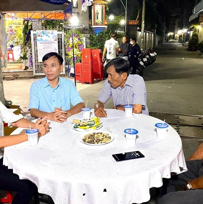 Bắt gặp diễn viên Thương Tín đi lang thang trên đường, khuôn mặt mệt mỏi khiến nhiều người xót xa-2