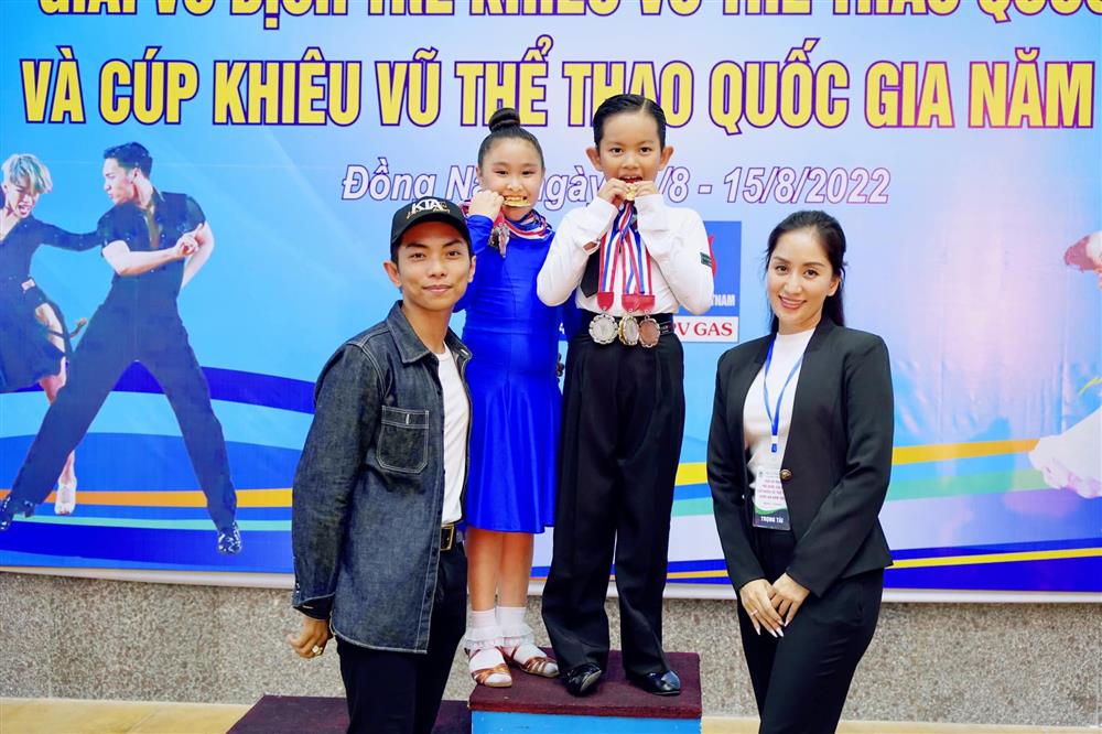 Con trai Khánh Thi nhảy cực đỉnh, ai cũng nghĩ do bố mẹ rèn luyện hà khắc nhưng bí quyết lại rất đơn giản-1