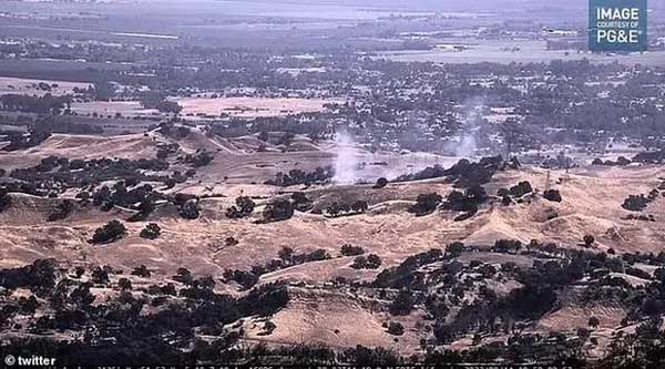 Mỹ: 2 máy bay đâm vào nhau trên trời, nhiều người thiệt mạng-2