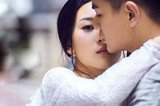 Trở về nhà ly hôn vợ để đến với nhân tình, tôi choáng váng khi phát hiện những việc vợ đã làm sau ngần ấy năm