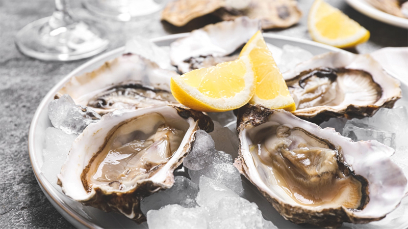 Hai người Mỹ tử vong sau khi ăn hàu sống-1