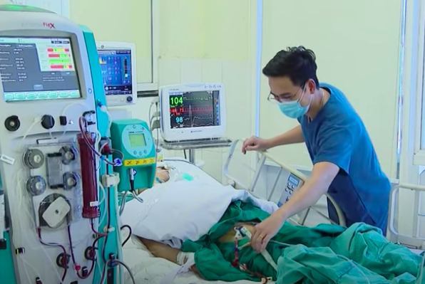 Thứ trưởng Bộ Y tế: Bệnh nhân Covid-19 nặng tăng nhanh rõ rệt-1