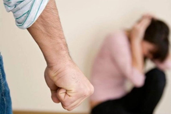 Xác minh clip chồng đánh vợ đang mang bầu ở Quảng Ninh-2