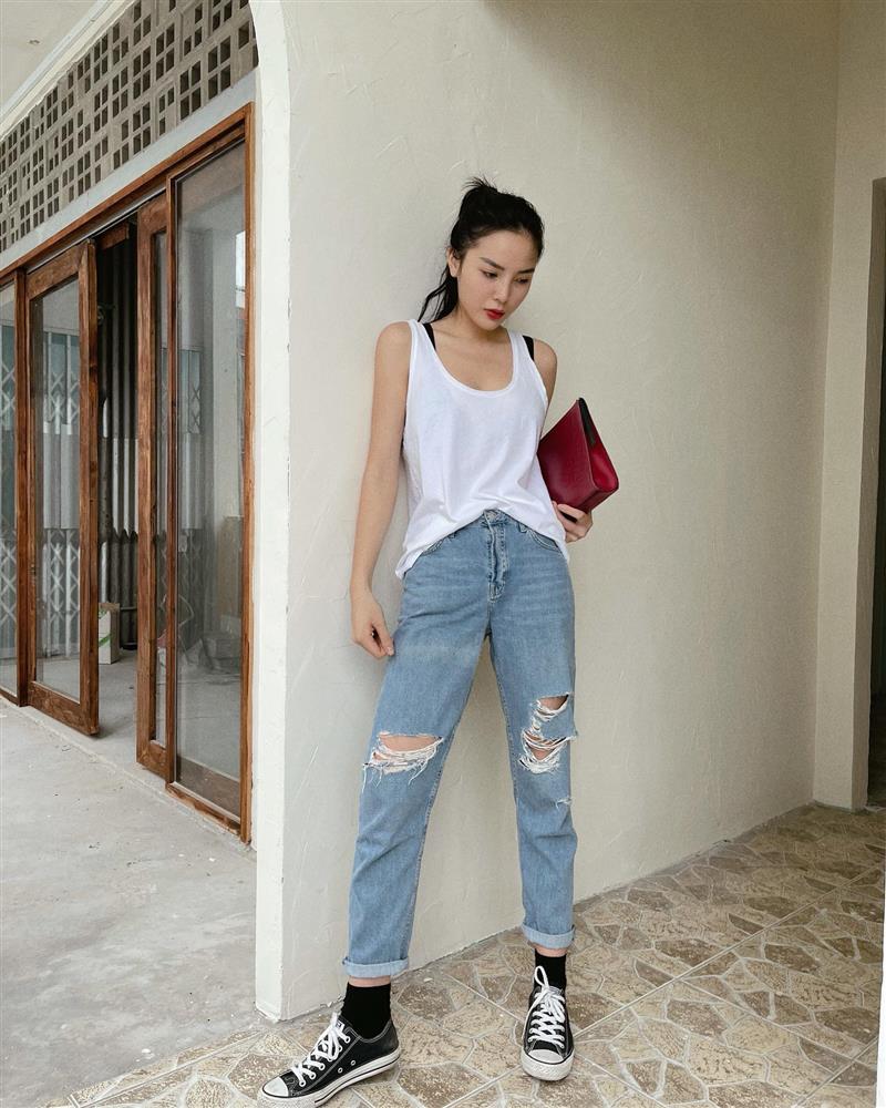 Kiểu quần jeans sao Việt diện nhiều nhất: Hack dáng hiệu quả hơn cả jeans ống rộng-12