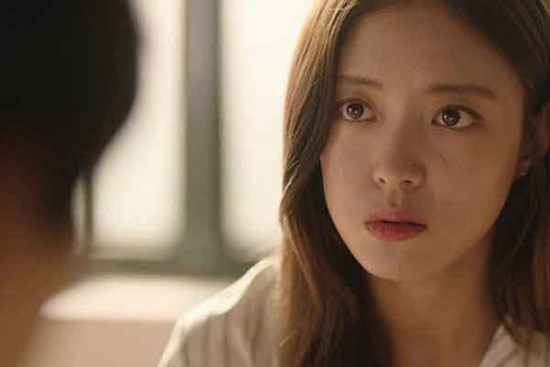 Vừa lấy lại sức sau ca đẻ mổ, cô gái lập tức nộp đơn ly dị vì thái độ nhà chồng