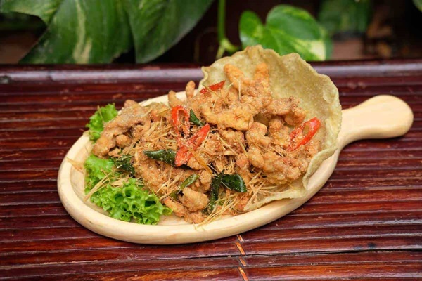 Cuối tuần mẹ đảm trổ tài làm gà rang muối thơm ngon nhức nhối, cả nhà lai rai ai cũng tấm tắc khen-5