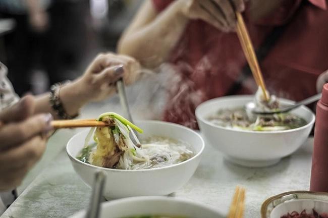 3 kiểu ăn bún dễ gây ung thư mà nhiều người Việt đang mắc phải-1