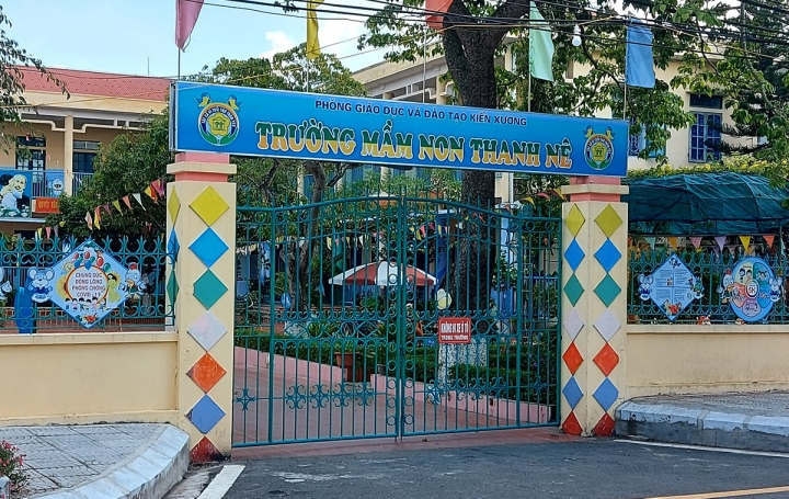 Nghi vấn cặp bồ, có sở thích ăn lòng xào dưa: Cô giáo xin nghỉ việc-1