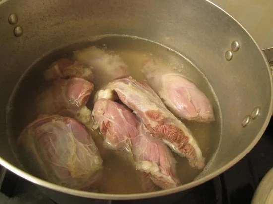 Cho thứ này vào thịt bò hết sạch mùi gây lại mềm ngon, đậm vị-2