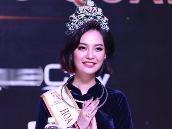 Về thăm quê hương, Nông Thúy Hằng bị bơ đẹp, còn mắc phải lỗi cơ bản khi diện áo dài-7