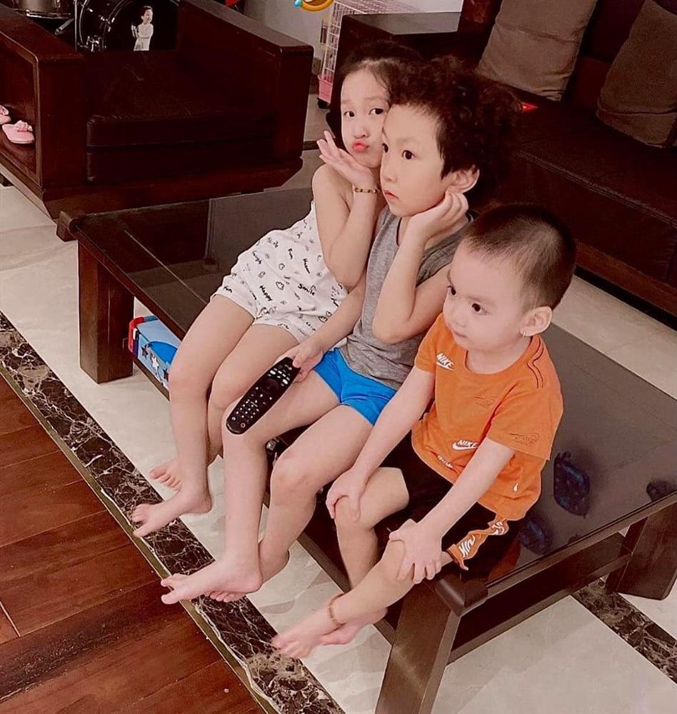 Ca sĩ Tuấn Hưng: Tiền không mua được ký ức tuổi thơ của các con về bố mẹ-9