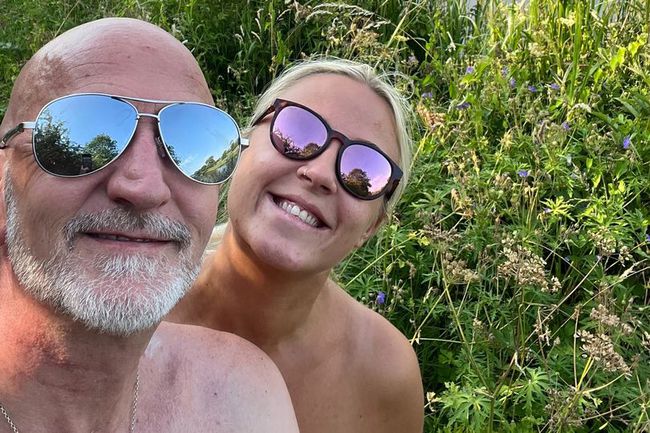 Sau khi kết hôn, nhìn thấy một bức ảnh trong nhà cô dâu mà chú rể bất ngờ vì điều xảy đến gần 30 năm trước-1