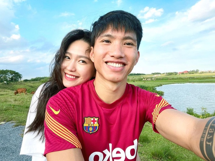 Cùng theo dõi những khoảnh khắc đáng nhớ của Đoàn Văn Hậu, ngôi sao sáng nhất của bóng đá Việt Nam, trong các trận đấu tại đất nước nhiều nắng gió và cả ngoài biên giới nữa nhé!