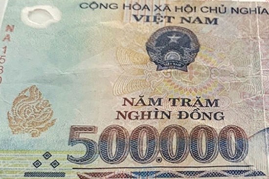 Ngậm quả đắng không dám báo công an vì hám xài tiền giả