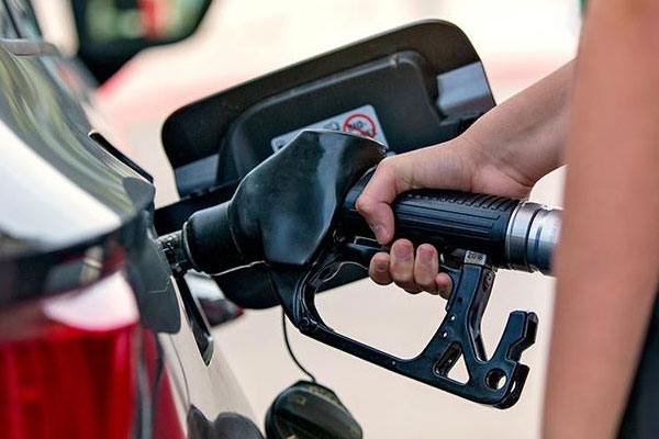 Lùi ngày điều chỉnh giá xăng dầu sang 22/8-1