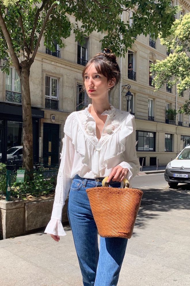 4 kiểu áo đặc trưng khiến quý cô Pháp mê mẩn khi thu sang: Vừa thanh lịch lại vô cùng tinh tế-1