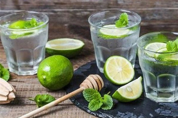 Sai lầm khi uống nước chanh khiến mất sạch vitamin C, rước thêm bệnh dạ dày-1