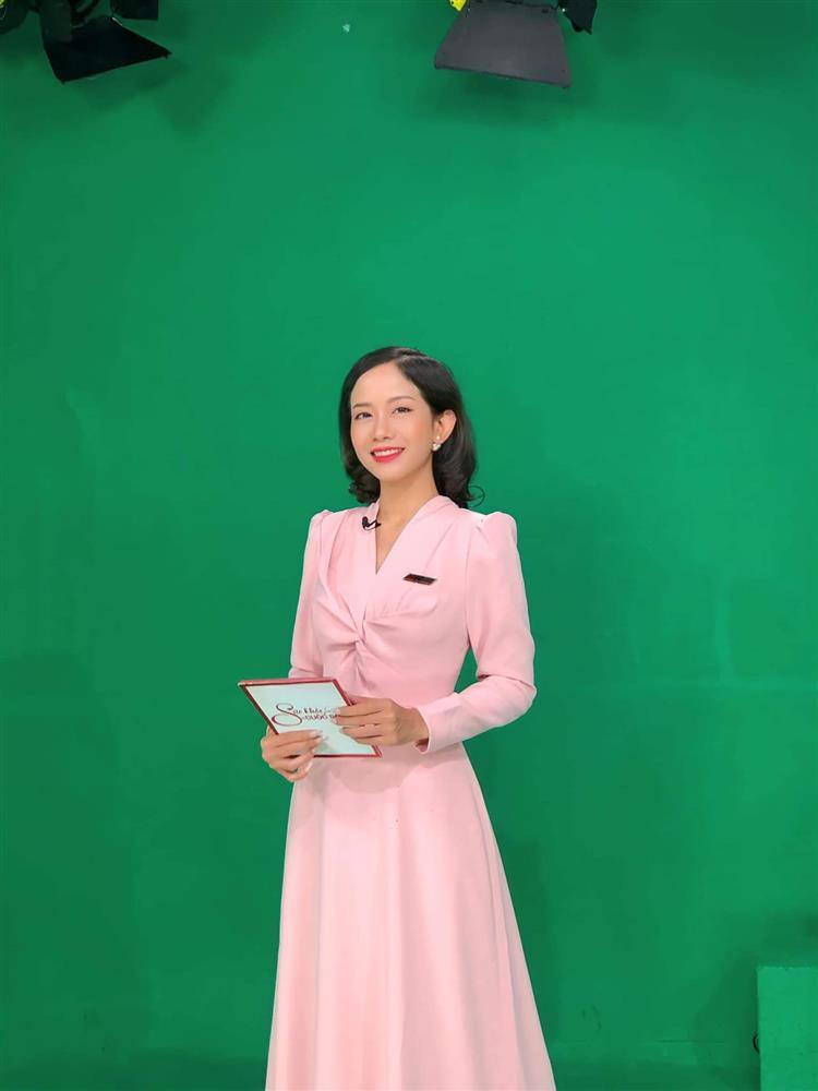 Nữ sinh ngây thơ của Phía Trước Là Bầu Trời” giờ thành mỹ nhân quyến rũ, bỏ diễn xuất làm giảng viên dạy đàn-4