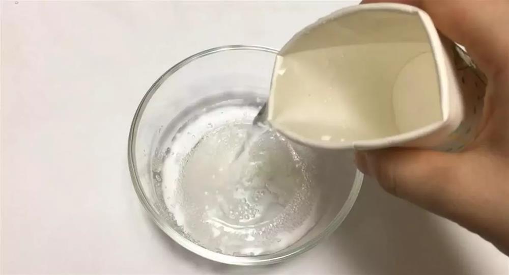 Xà phòng được cắt thành miếng rồi trộn cùng với đường, tác dụng cực mạnh, ai làm theo đều phải gật gù công nhận-2