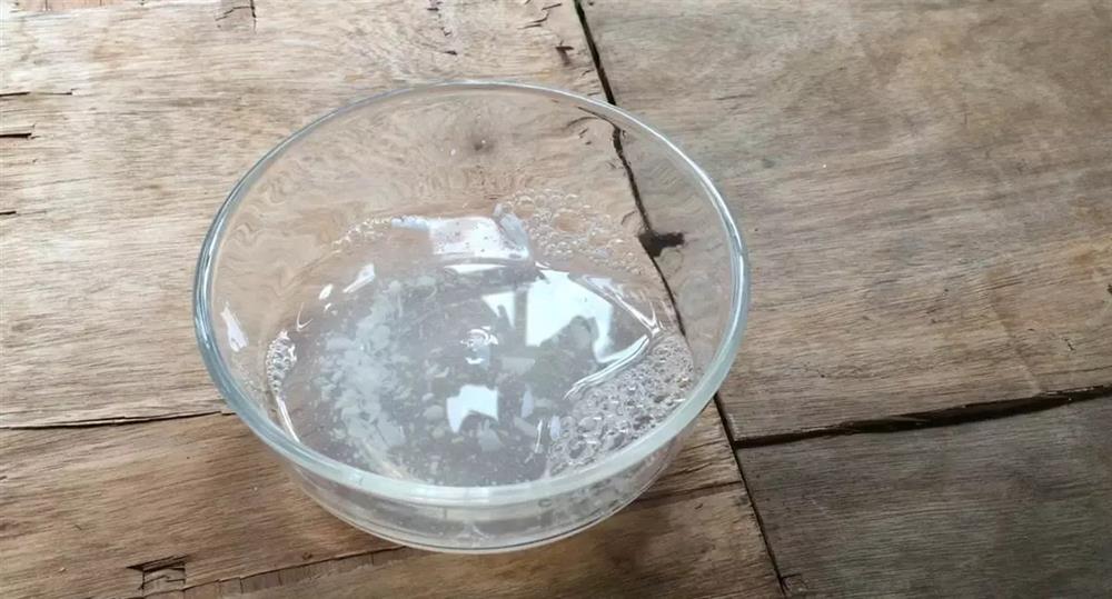 Xà phòng được cắt thành miếng rồi trộn cùng với đường, tác dụng cực mạnh, ai làm theo đều phải gật gù công nhận-3