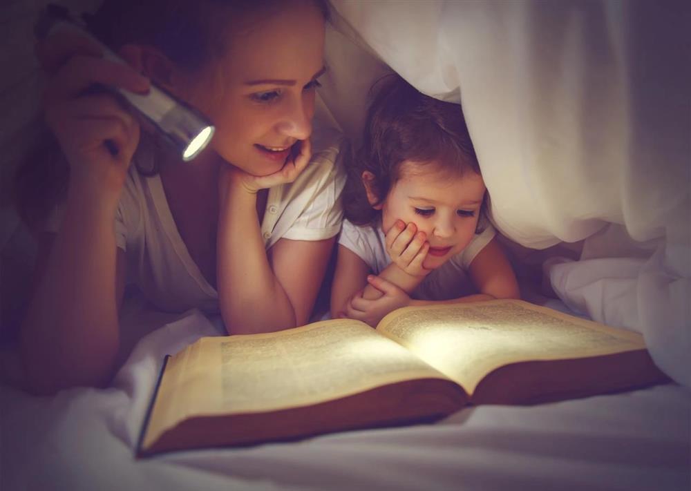 1 tiếng trước khi đi ngủ: Cha mẹ dành thời gian cho con sẽ giúp trẻ nâng cao chỉ số IQ, EQ-4