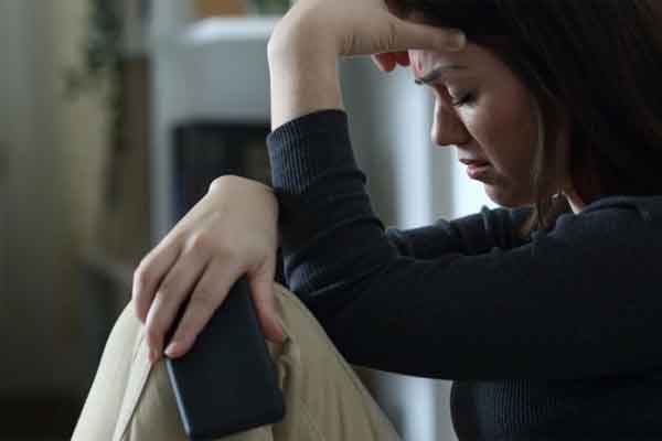 Bất ngờ gặp chồng cũ chở vợ mới trên đường-1