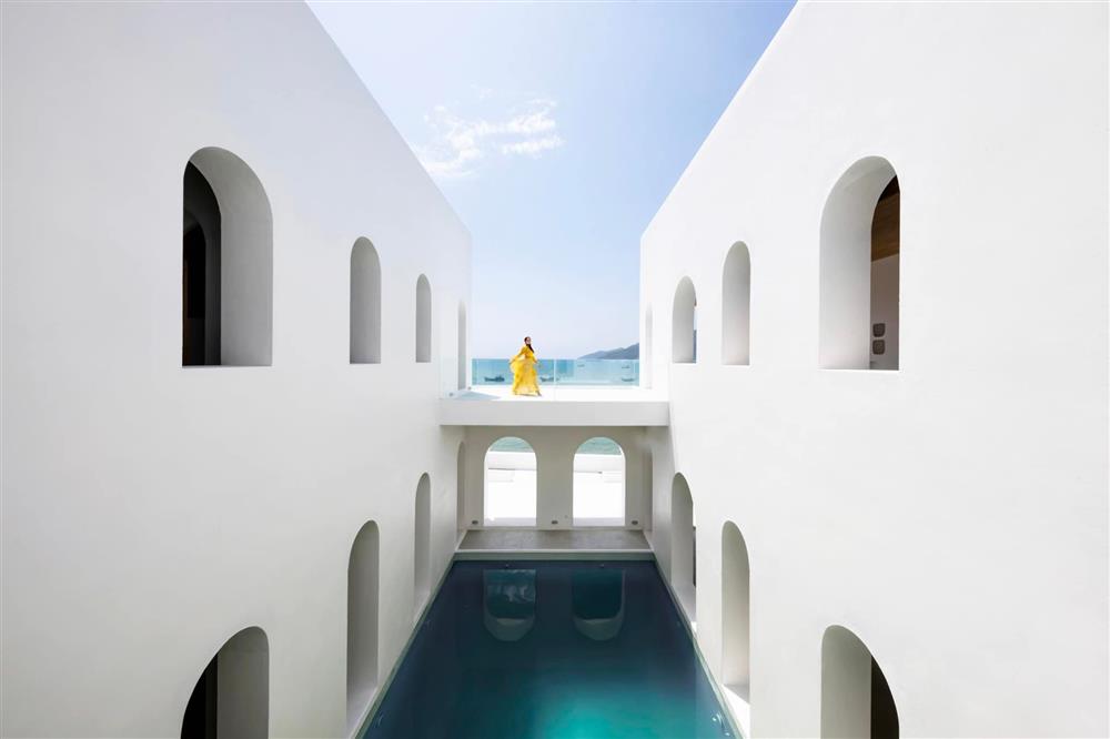 Mãn nhãn với 2 căn biệt thự của vợ chồng Phan Như Thảo: Từ villa trên đồi thông Đà Lạt đến lâu đài triệu đô view biển-14