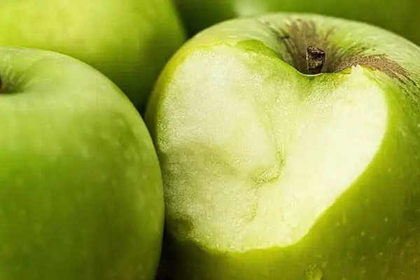 Quả táo tốt cho sức khỏe nhưng có 1 bộ phận cực độc, nên biết để tránh kẻo bỏ mạng khi ăn-4