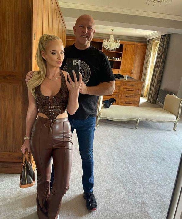 Chán ngấy trai trẻ, cô gái 23 tuổi tìm đàn ông U60 và cưới được tỷ phú-3