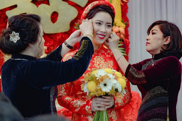 Trước đám cưới, mẹ tôi đến gặp thông gia nói một câu khiến tôi ứa nước mắt-1