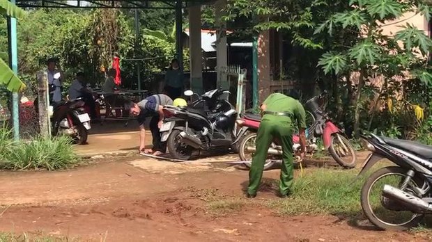 Đang hát karaoke, nam thanh niên ngã nhào rồi chết-1