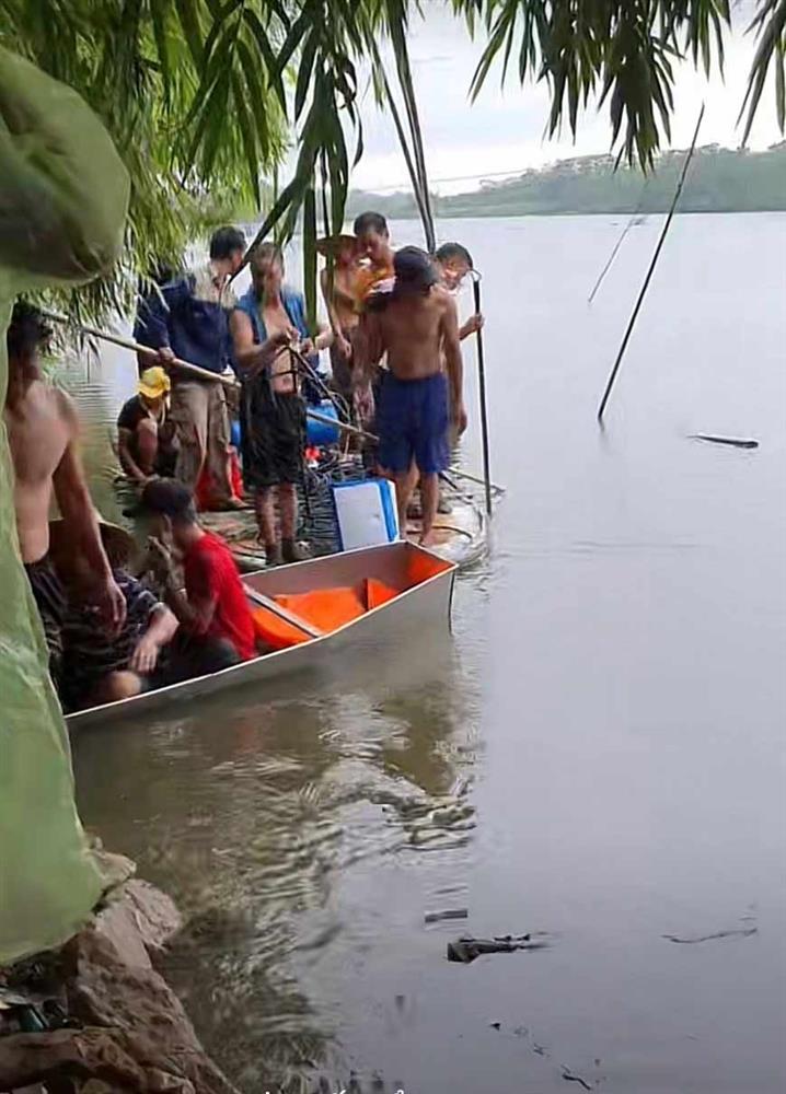 Chị gái song sinh đăng ảnh thuở bé của Lương Hải Như: Có tuyệt vọng mấy cũng phải tìm em trở về-3