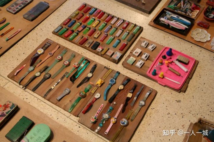 Cụ bà thích nhặt đồ cũ chất thành núi vì một chấp niệm thuở nhỏ, 50 năm sau mở triển lãm trong nước lẫn quốc tế-16