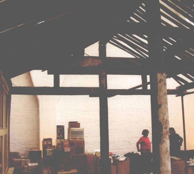 Cụ bà thích nhặt đồ cũ chất thành núi vì một chấp niệm thuở nhỏ, 50 năm sau mở triển lãm trong nước lẫn quốc tế-20