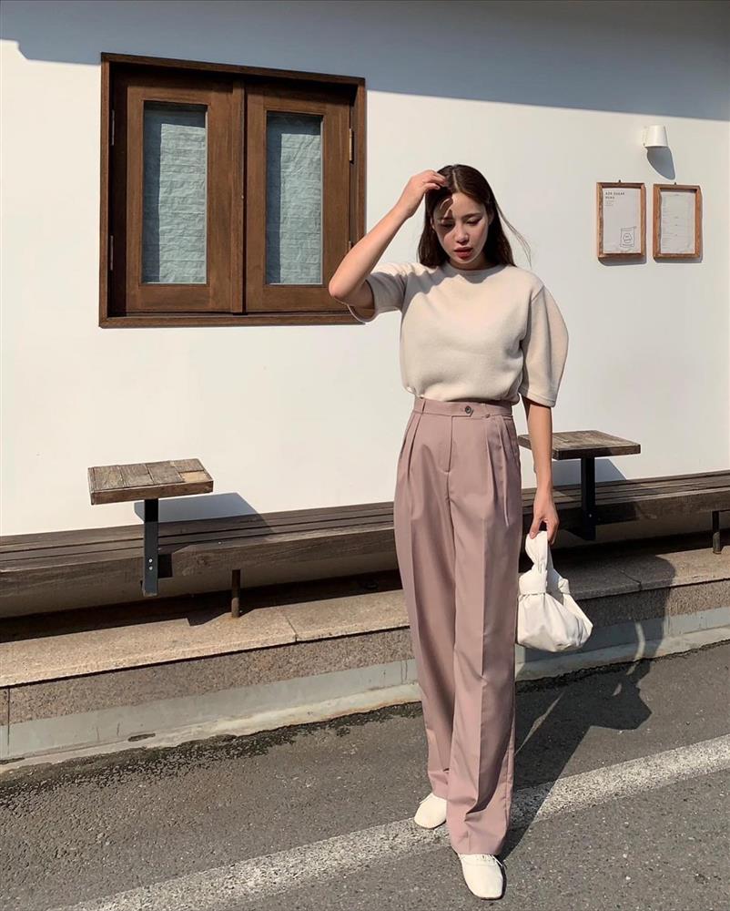 3 kiểu quần trẻ trung hơn hẳn quần âu đen, giúp nâng cấp style công sở-10