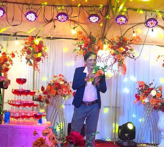 Thương Tín tìm được kế sinh nhai mới: Chạy sô hát đám cưới-2