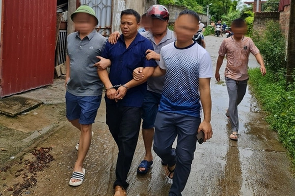Tài xế tông xe, chém người phụ nữ nhiều nhát: Nghi phạm hay đi lễ, hầu đồng-2