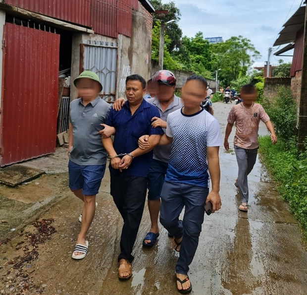 Tài xế tông xe, chém người phụ nữ nhiều nhát: Nghi phạm hay đi lễ, hầu đồng-1