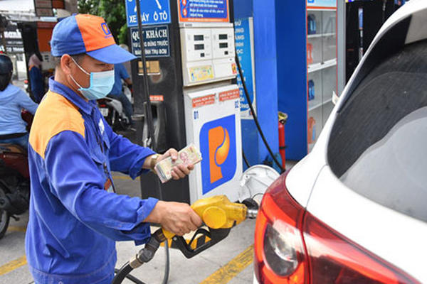 Hai tháng, giá xăng hạ 5 lần, giá rau xanh, thực phẩm vẫn chây ỳ không giảm-4