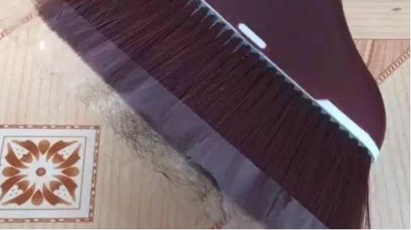 Đặt cuộn băng dính lên bệ cửa sổ, giải quyết những rắc rối lớn của mọi hộ gia đình-2