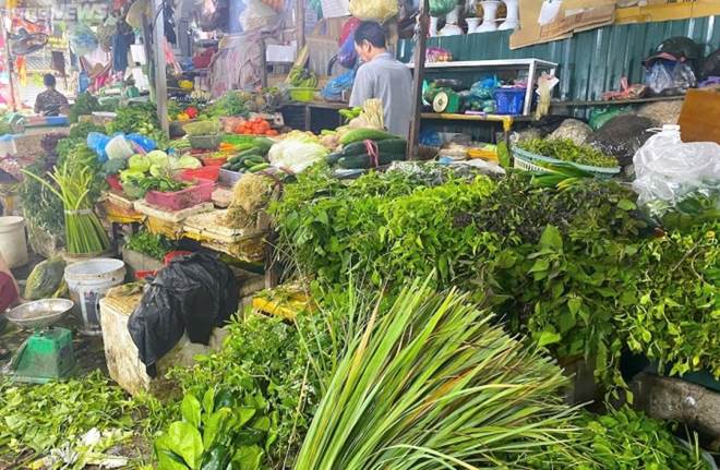 Hai tháng, giá xăng hạ 5 lần, giá rau xanh, thực phẩm vẫn chây ỳ không giảm-3