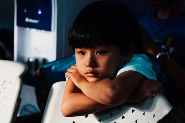 Những thói quen của cha mẹ tưởng vô hại nhưng lại làm hư trẻ: Cách dạy con thông minh gói gọn trong 2 từ làm gương-4