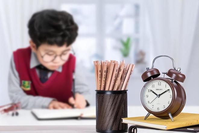 Những đứa trẻ thường xuyên bị thúc giục, hành vi của chúng đã âm thầm thay đổi nhưng cha mẹ chúng không nhận ra-4