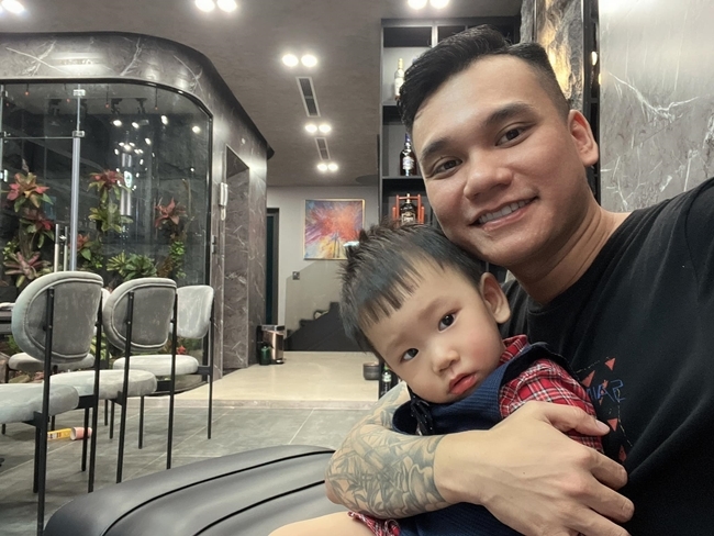 Ngắm biệt thự độc đáo của nhạc sỹ nổi tiếng, từng là ca sĩ đi hát chuồng gà với giá 20.000đ/bài-4