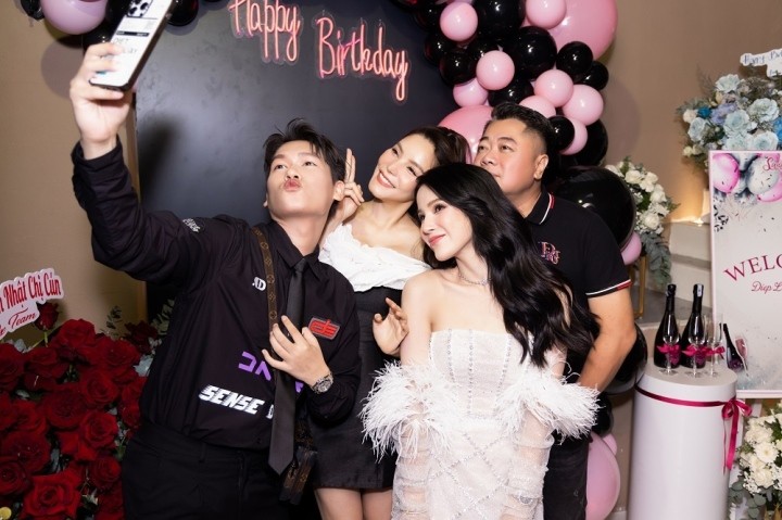 Diệp Lâm Anh vui vẻ đón sinh nhật bên bạn bè sau khi ra toà ly hôn-6