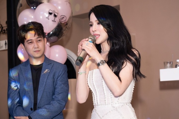 Diệp Lâm Anh vui vẻ đón sinh nhật bên bạn bè sau khi ra toà ly hôn-7