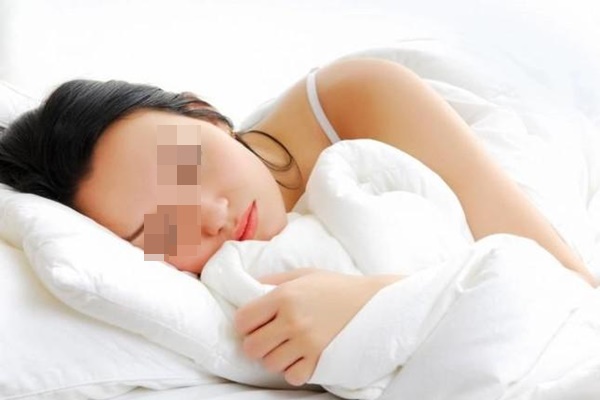Những thói quen cực xấu khi ngủ có thể gây liệt nửa mặt, khiến bạn già cực nhanh trong một đêm-2