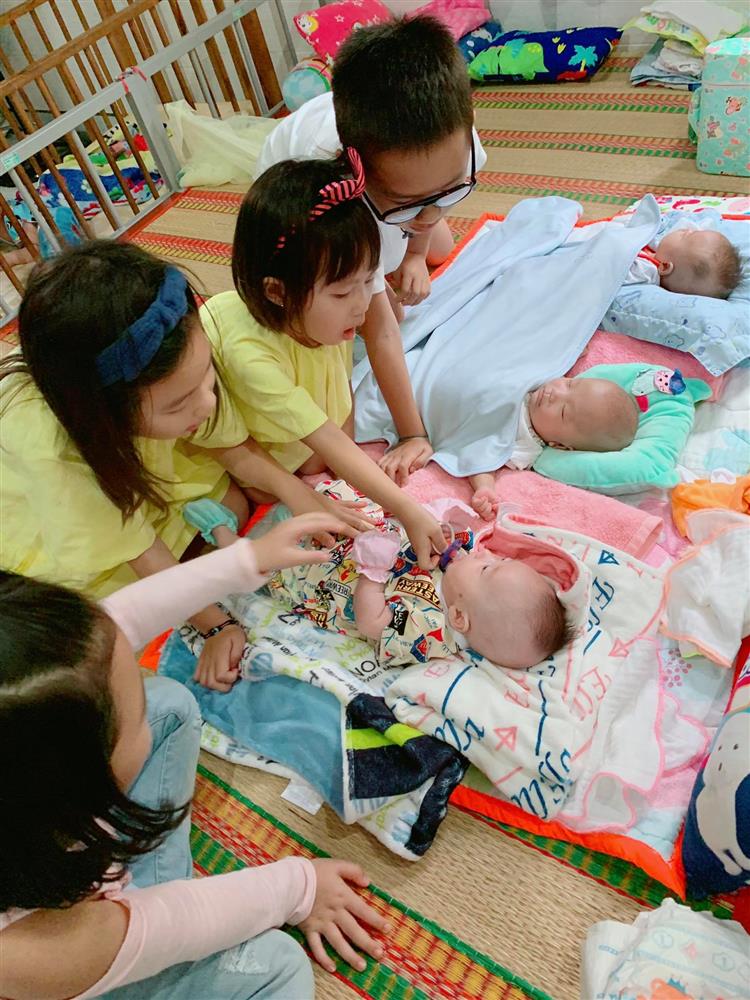 Có trong tay cả trăm tỷ, Lý Hải vẫn dạy con tiết kiệm - giản dị, không ngại cắt tóc bình dân vỉa hè-10