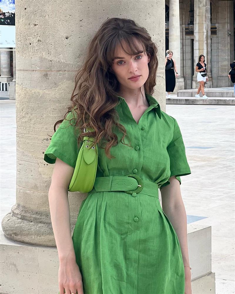 4 mẫu váy liền trẻ trung và sang trọng, phụ nữ Pháp mùa thu nào cũng diện-9