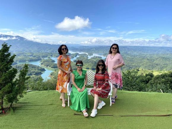 Hội bạn U60 tự lái xe ô tô đi du lịch xuyên Việt trong 35 ngày, dân tình phải nể vì độ chất-3